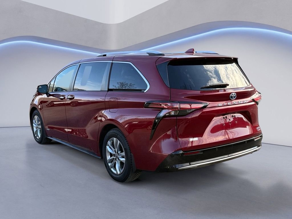 Used 2021 Toyota Sienna Limited FWD image 4