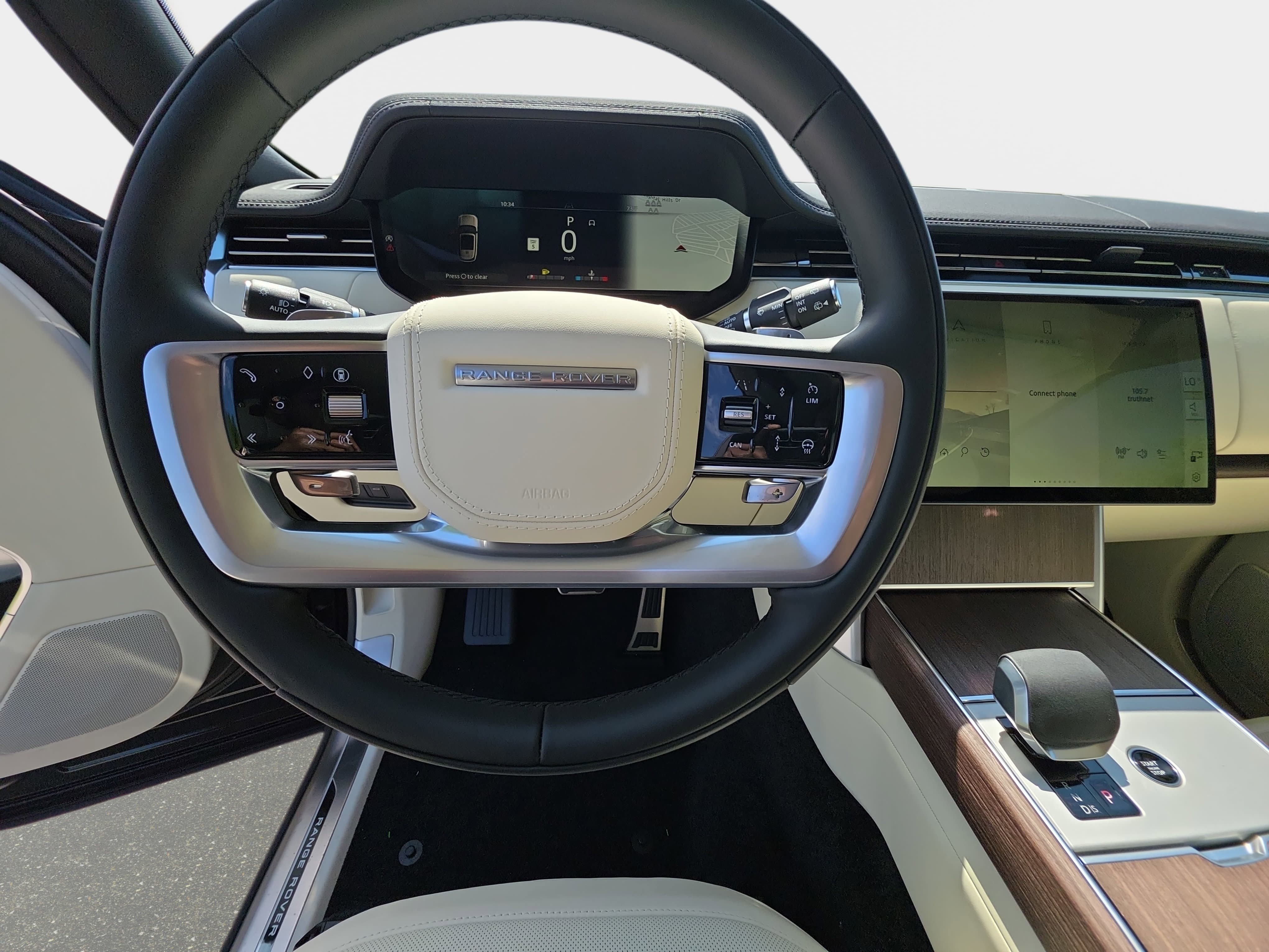 New 2026 Land Rover Range Rover Long Wheelbase SE AWD/4WD image 18