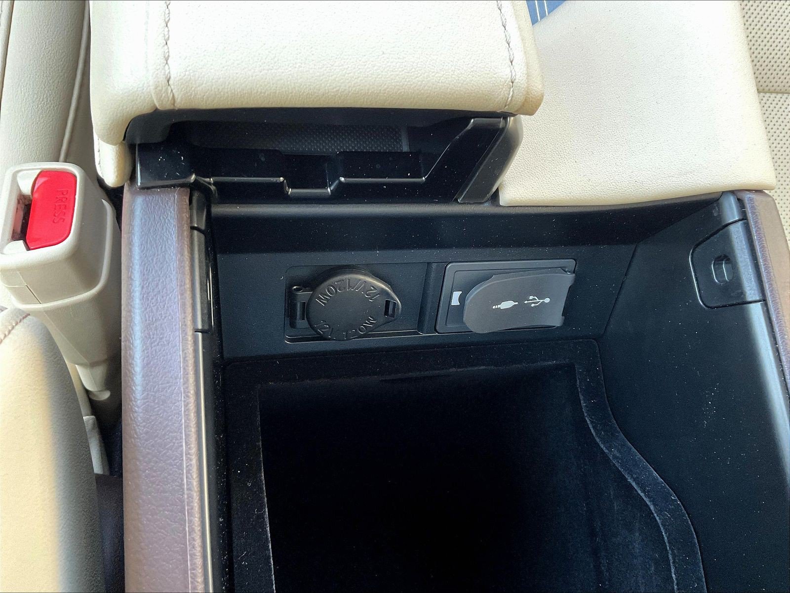 Used 2017 Lexus RX 450h AWD w/ Luxury Package image 16