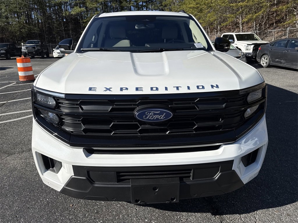 Used 2025 Ford Expedition Active image 2