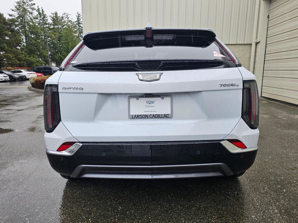 New 2026 Cadillac Optiq Luxury 2 image 6