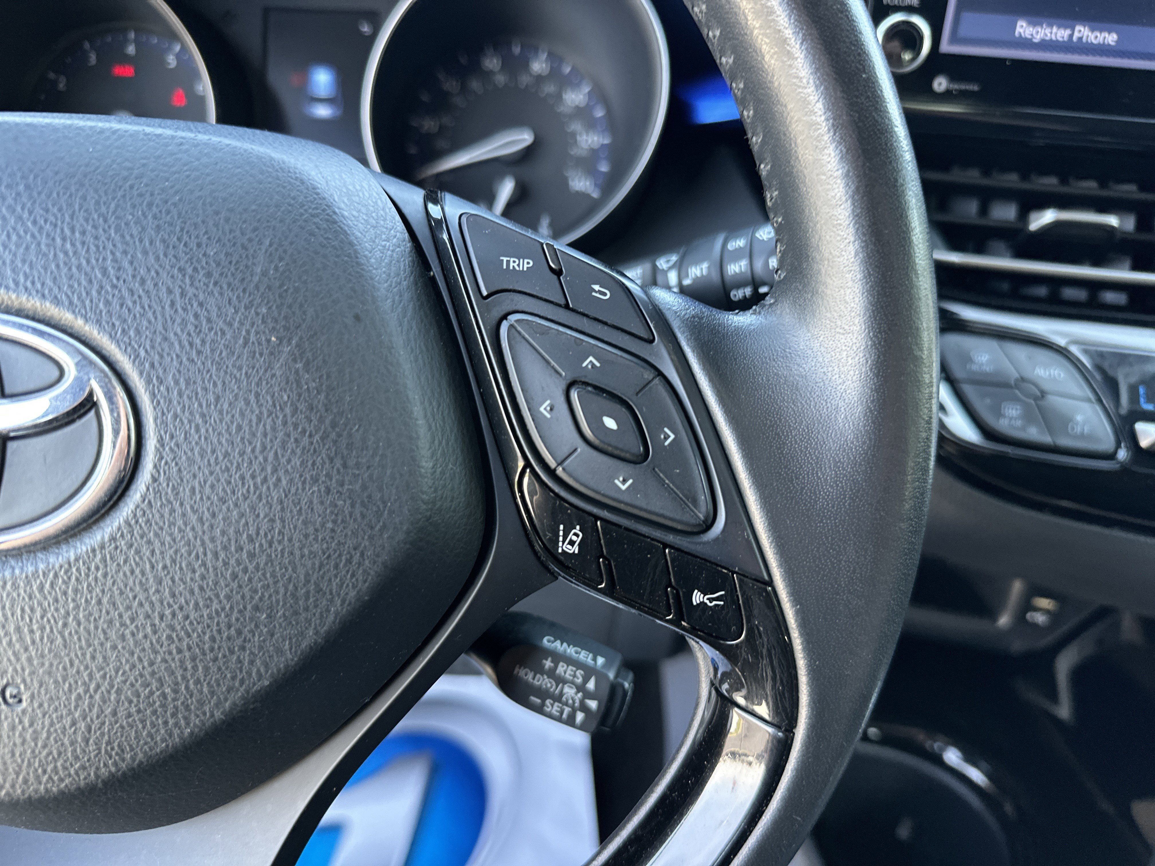 Used 2021 Toyota C-HR XLE FWD image 20