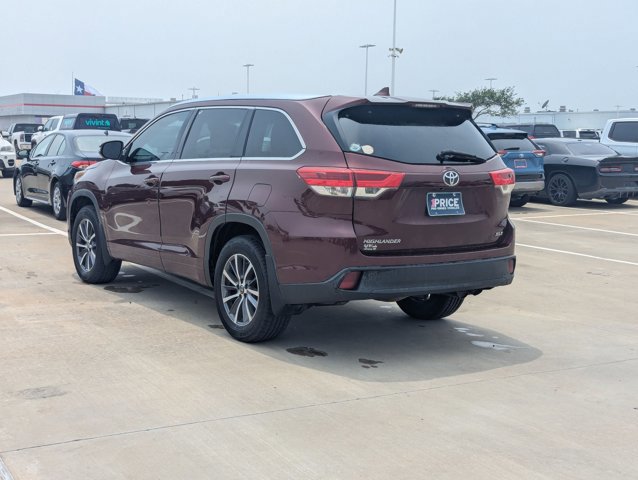Used 2017 Toyota Highlander XLE FWD image 7