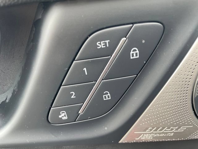 Used 2025 Buick Enclave Avenir w/ Super Cruise Package FWD image 12