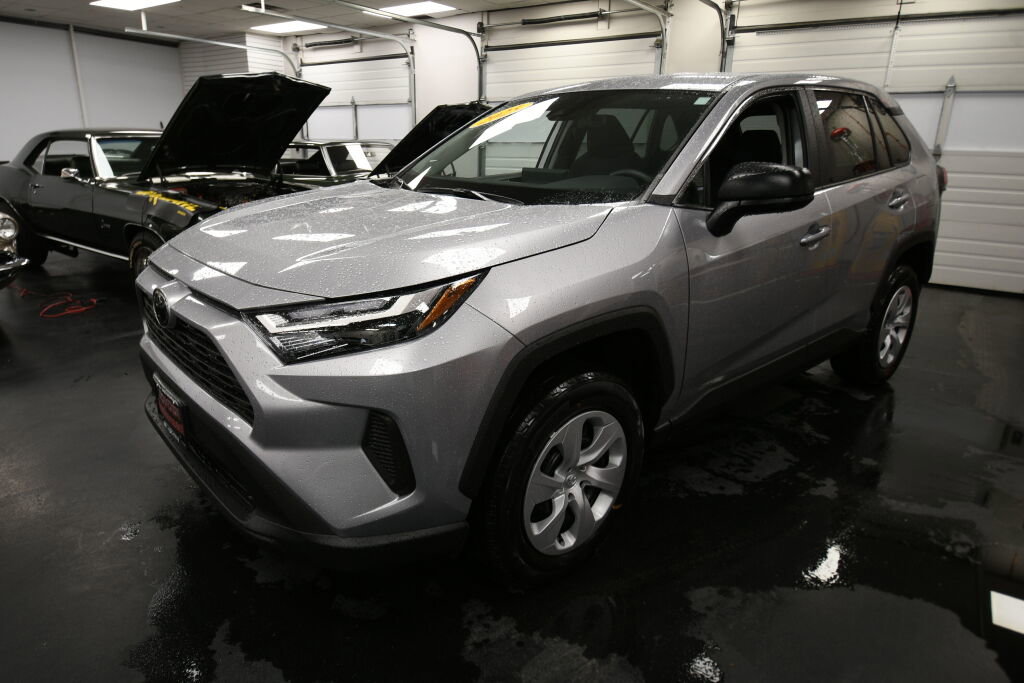 Used 2025 Toyota RAV4 LE image 3