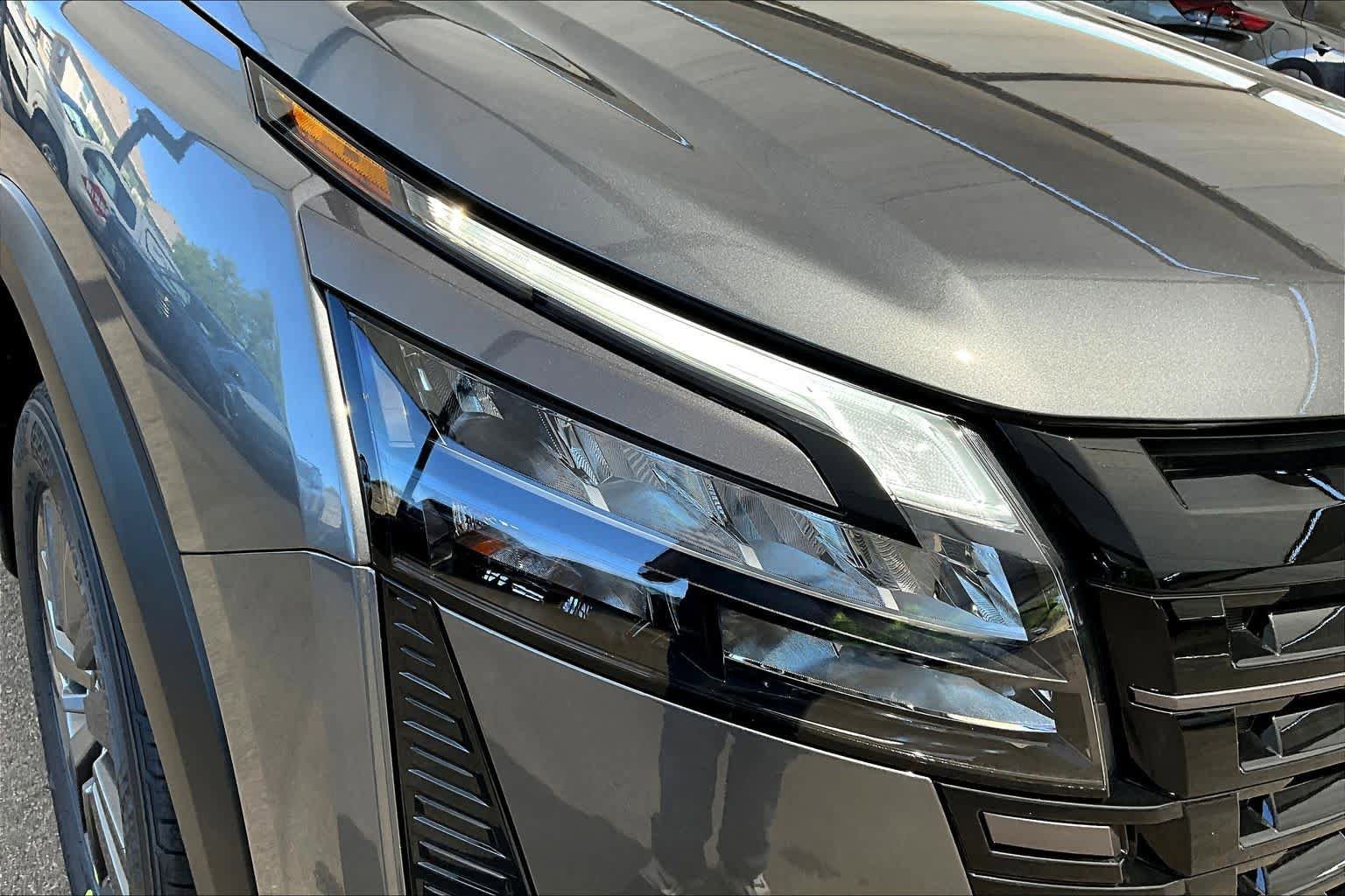 New 2026 Nissan Pathfinder SV image 18
