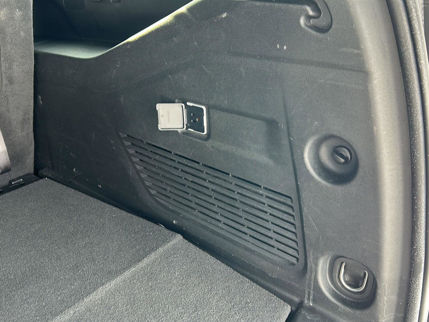 Used 2024 GMC Yukon XL SLT AWD/4WD image 14