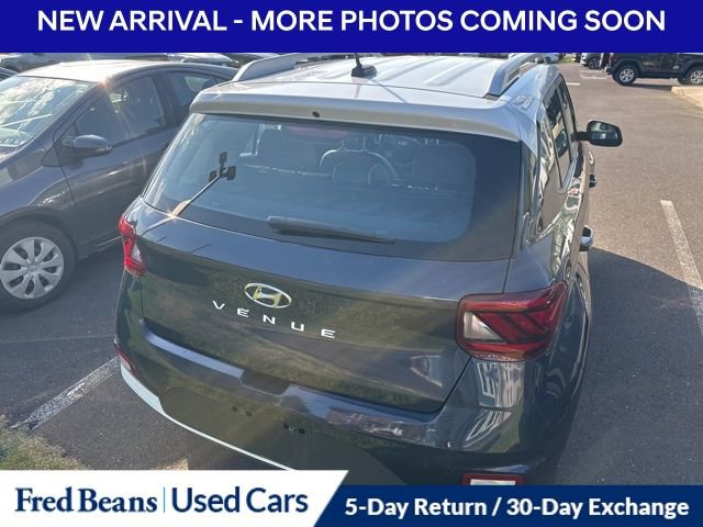 Certified 2023 Hyundai Venue Limited w/ Cargo Package image 9