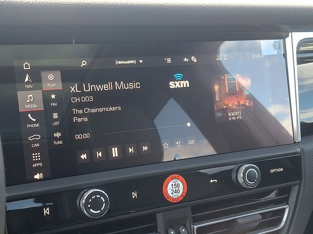 Used 2025 Porsche Macan image 22