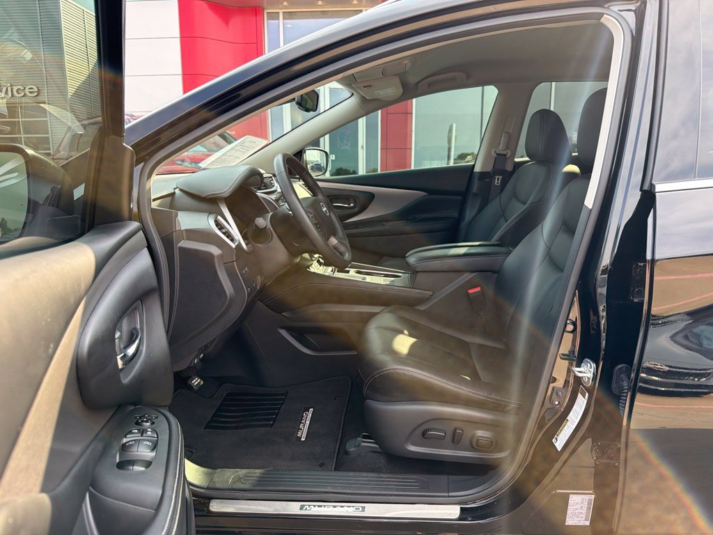 Used 2023 Nissan Murano SV w/ SV Midnight Edition Package FWD image 15