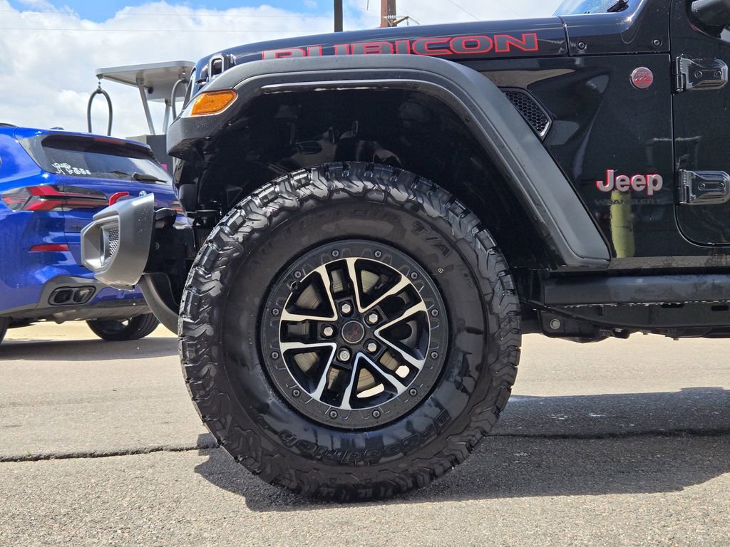 Used 2025 Jeep Wrangler Unlimited Rubicon w/ XTREMEE 35" Tire Package AWD/4WD image 6