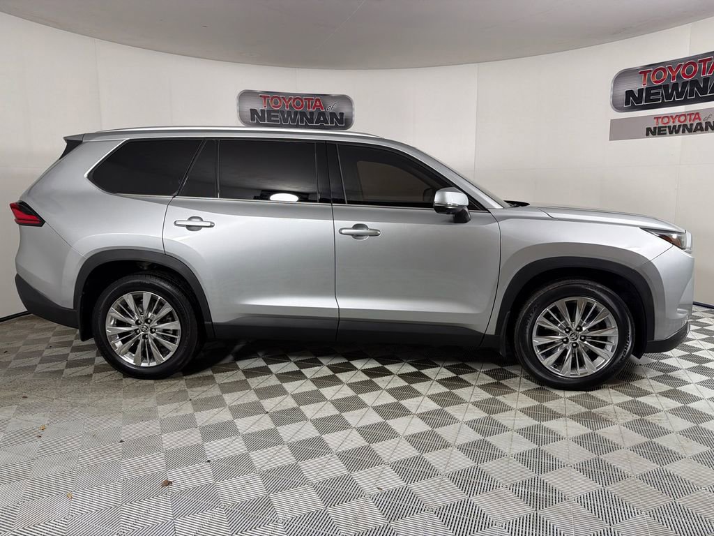 Used 2024 Toyota Grand Highlander Platinum image 3