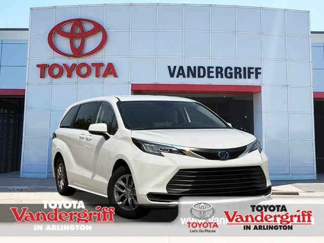 Certified 2023 Toyota Sienna LE FWD image 1
