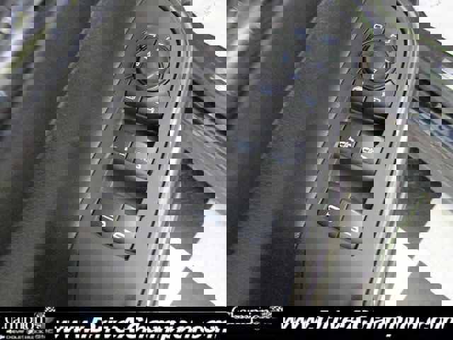 Used 2022 GMC Acadia SLT w/ Technology Package image 28