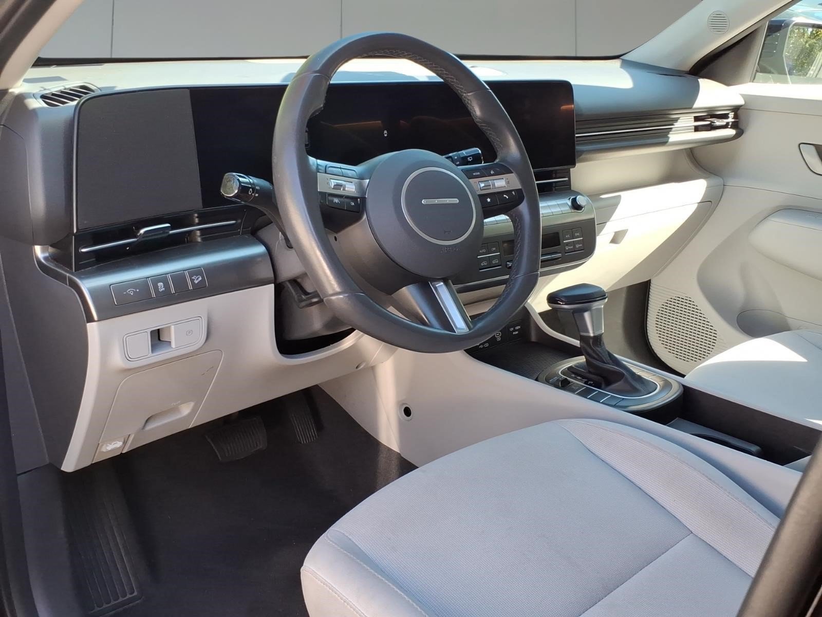 Used 2025 Hyundai Kona SEL AWD/4WD image 7