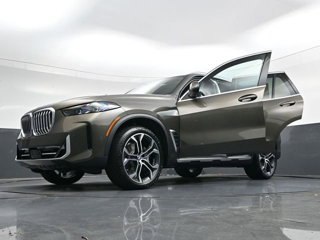New 2026 BMW X5 sDrive40i image 42