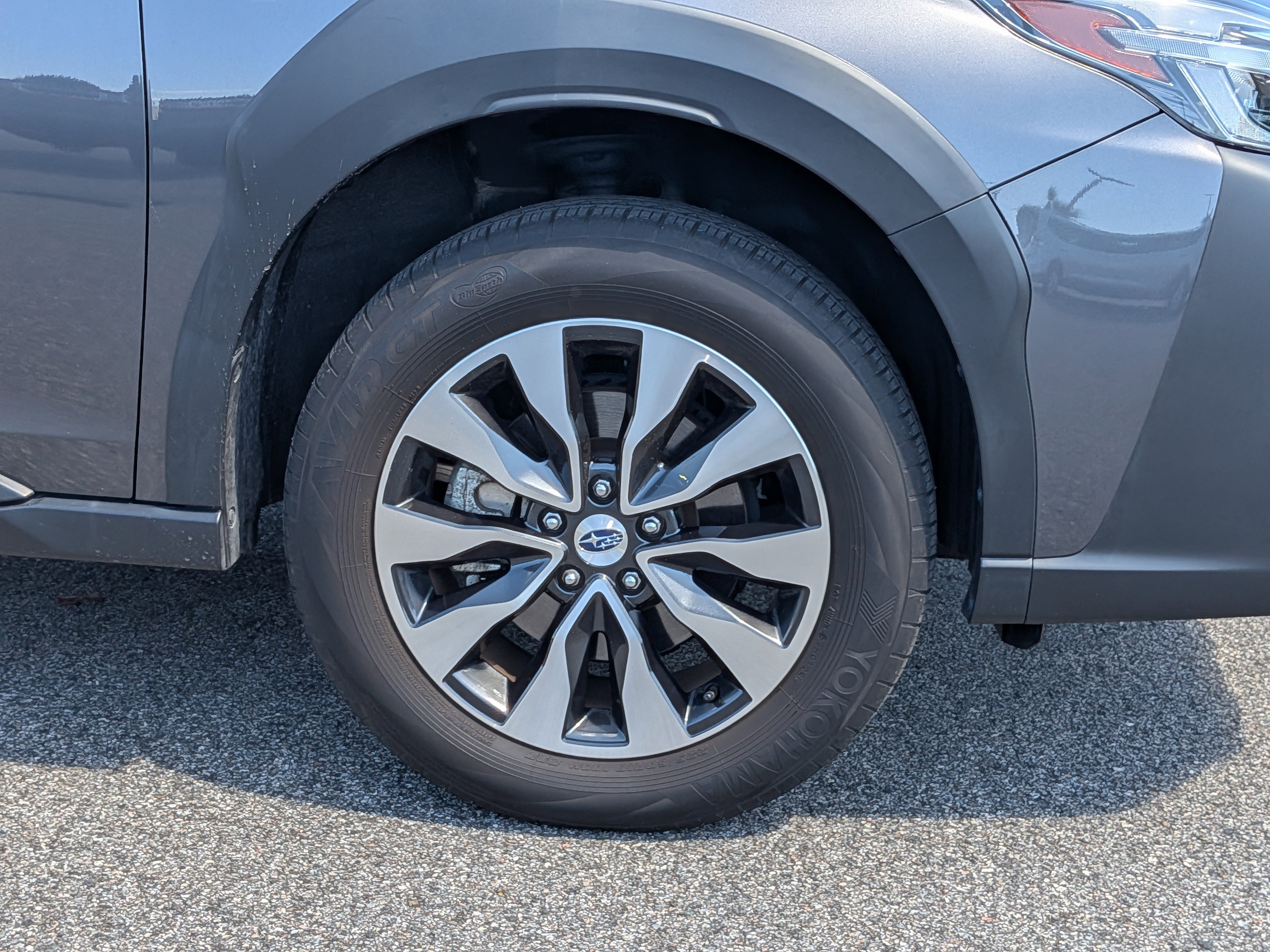Certified 2025 Subaru Outback Limited w/ Tech Package 3 AWD/4WD image 11