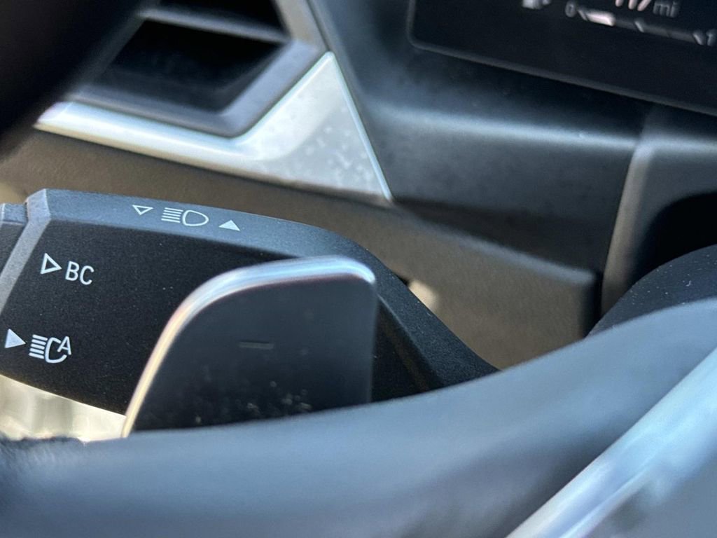 Used 2023 BMW 330i Sedan image 43