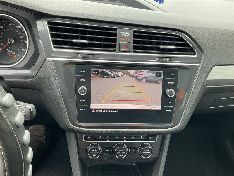 Used 2020 Volkswagen Tiguan SE w/ Panoramic Sunroof Package FWD image 34