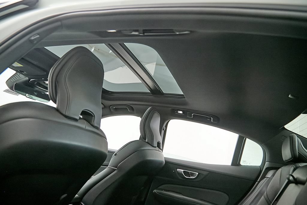 Certified 2025 Volvo S60 B5 Ultra AWD/4WD image 24