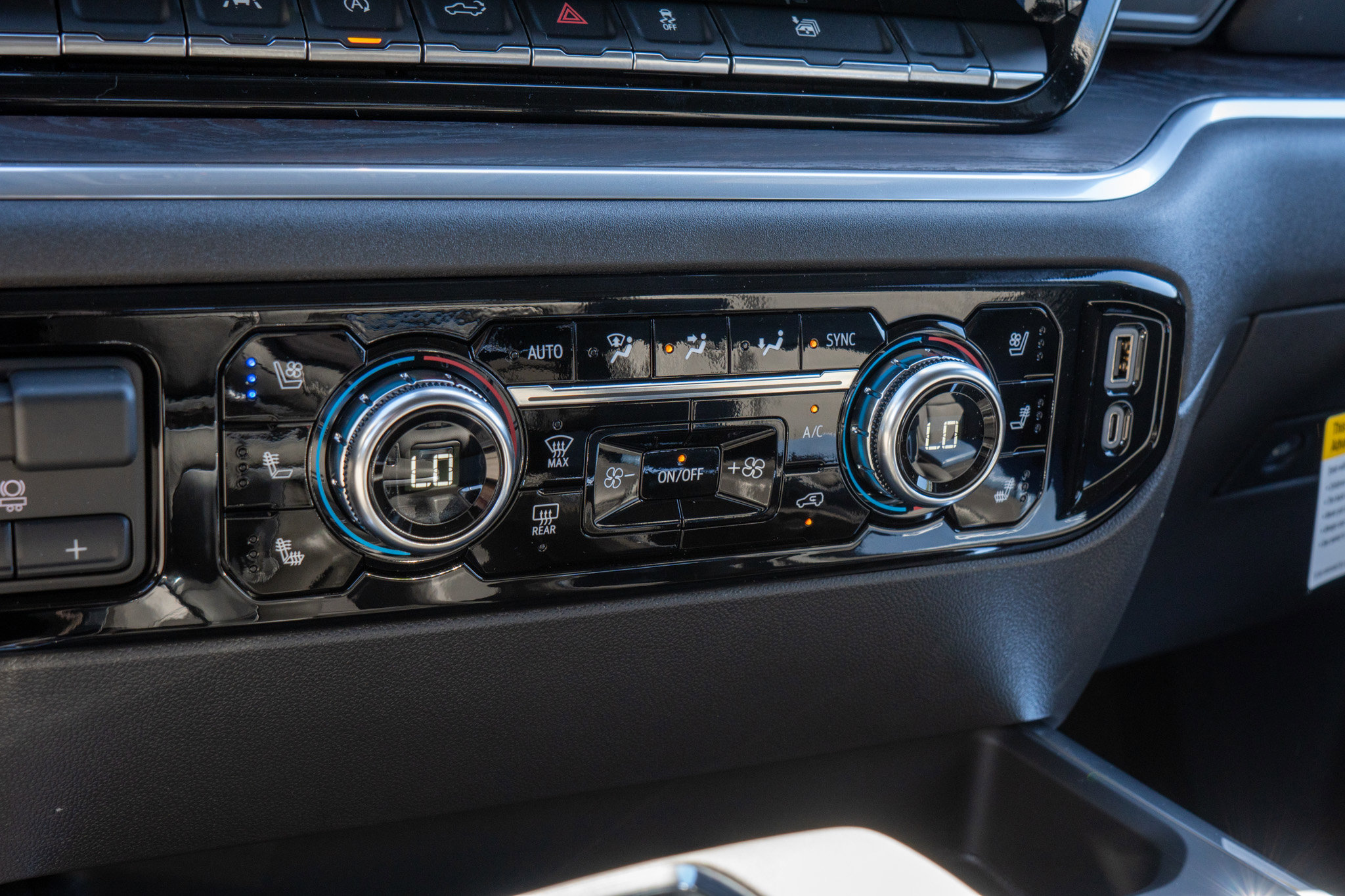 New 2026 GMC Sierra 1500 SLT w/ SLT Premium Package image 14