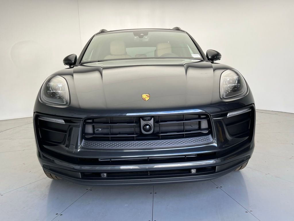 Used 2026 Porsche Macan AWD/4WD image 25