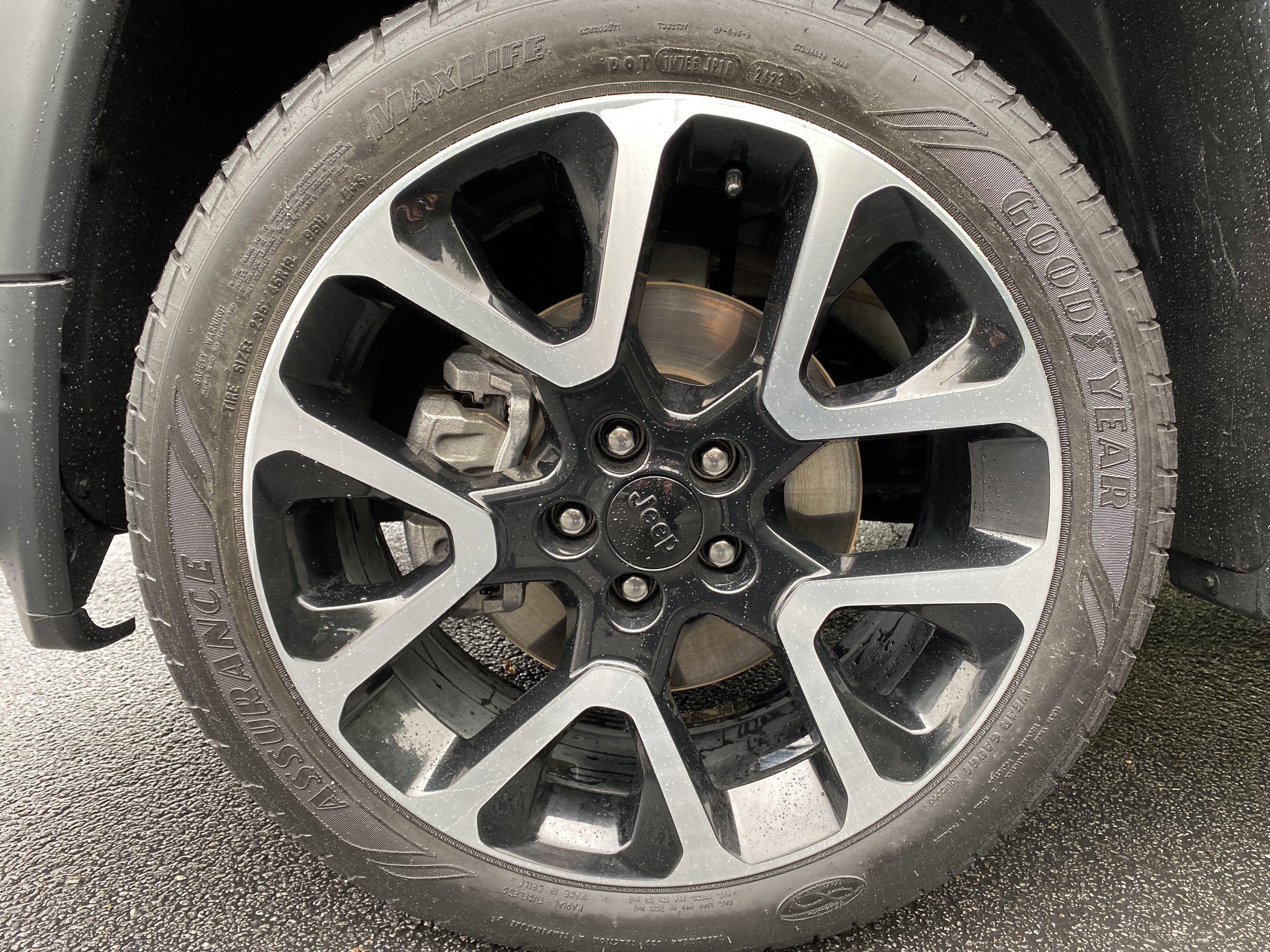 Used 2021 Jeep Compass Limited w/ Sun and Sound Group image 40