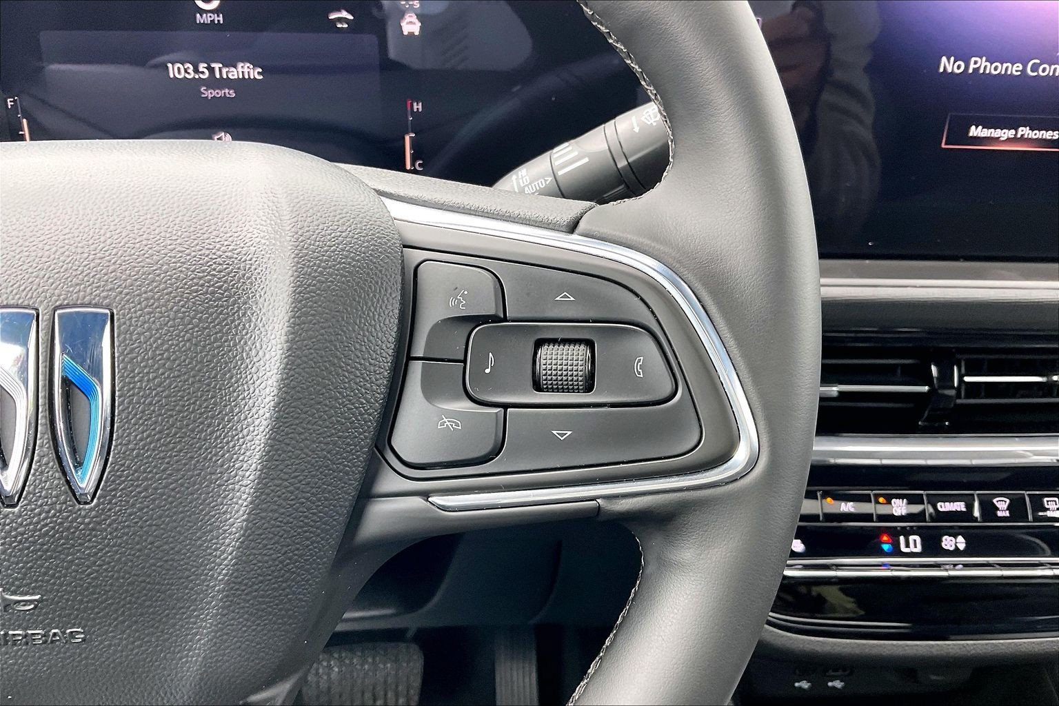 Used 2025 Buick Envista Avenir FWD image 24