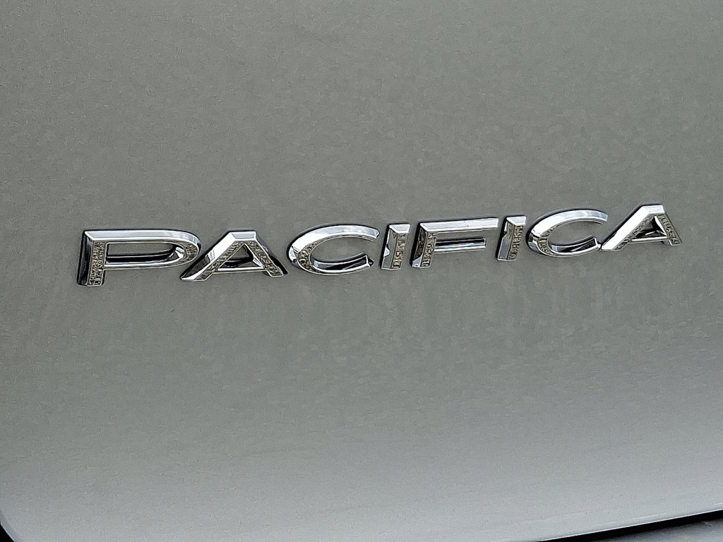 New 2026 Chrysler Pacifica Select image 5
