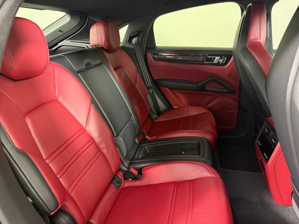 Certified 2023 Porsche Cayenne Turbo GT AWD/4WD image 18