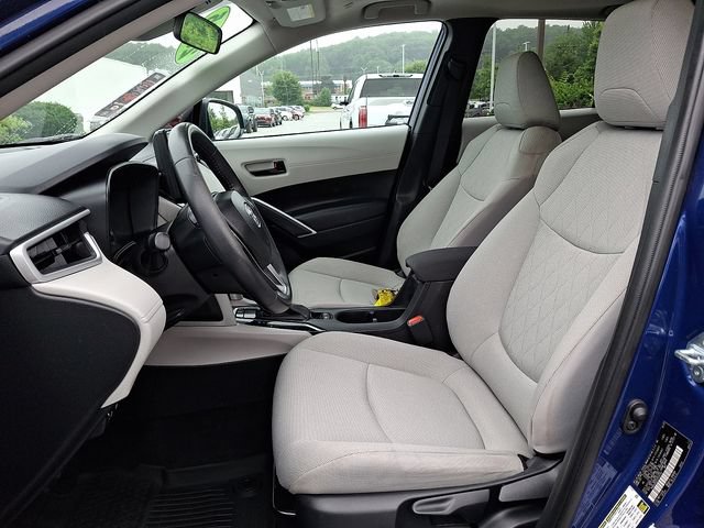 Certified 2025 Toyota Corolla Cross LE w/ Moonroof Package AWD/4WD image 13
