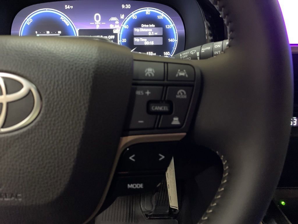 New 2025 Toyota Crown Signia image 27