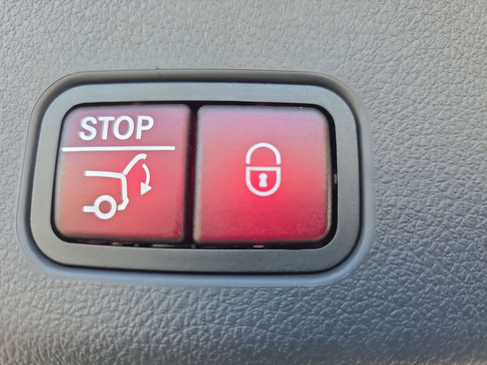 Certified 2025 Mercedes-Benz GLC 300 4MATIC image 13