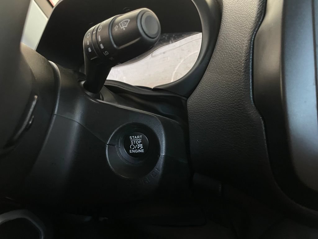 Used 2021 Jeep Renegade Latitude AWD/4WD image 26