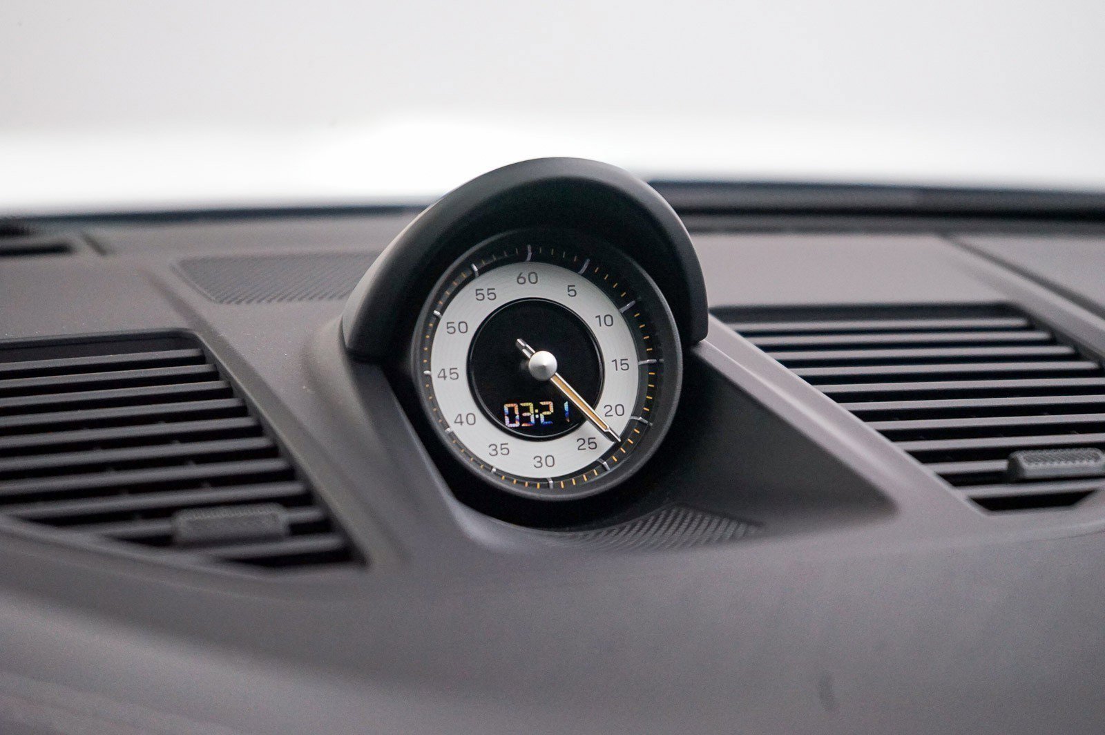 Used 2022 Porsche 911 GT3 RWD image 33