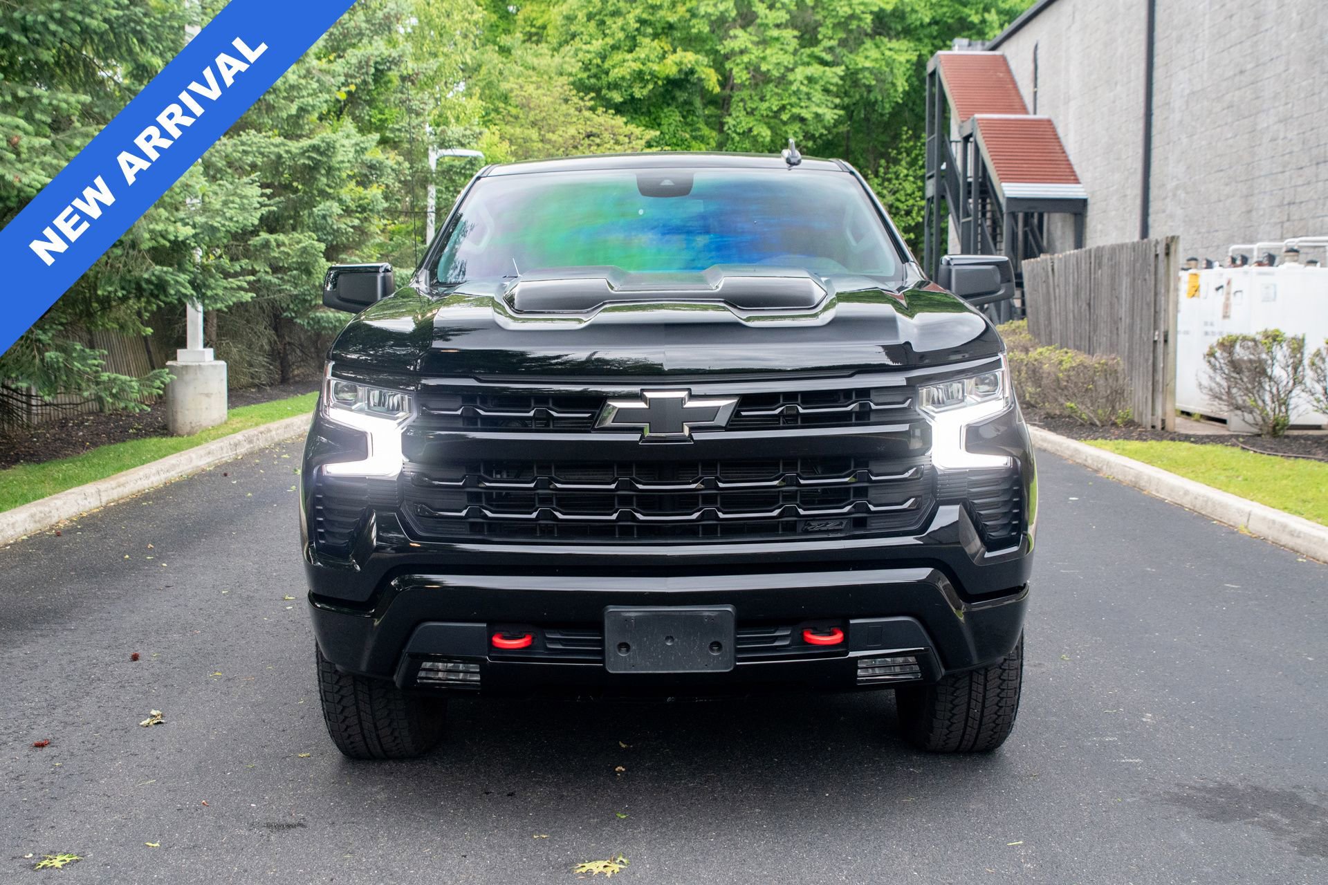 Used 2025 Chevrolet Silverado 1500 LT Trail Boss w/ Convenience Package II AWD/4WD image 3