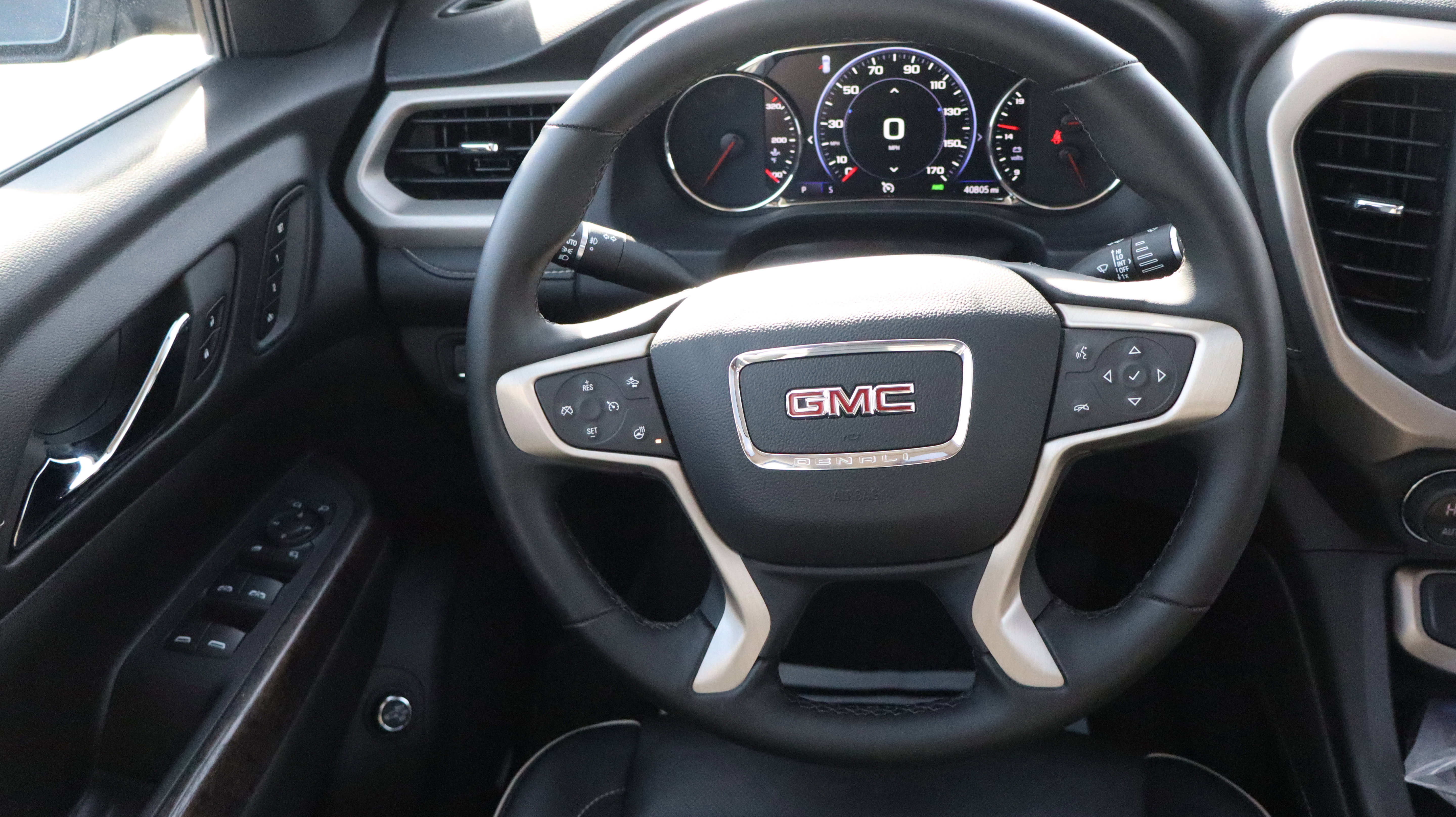 Certified 2023 GMC Acadia Denali w/ Denali Ultimate Package image 9