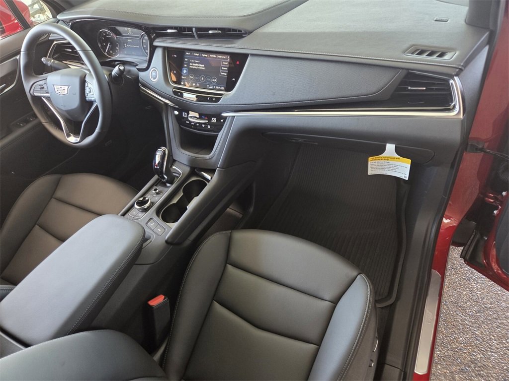 New 2025 Cadillac XT6 Luxury image 21