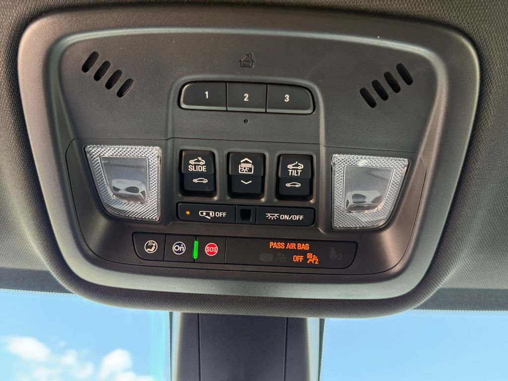 Used 2023 Chevrolet Traverse RS AWD/4WD image 19