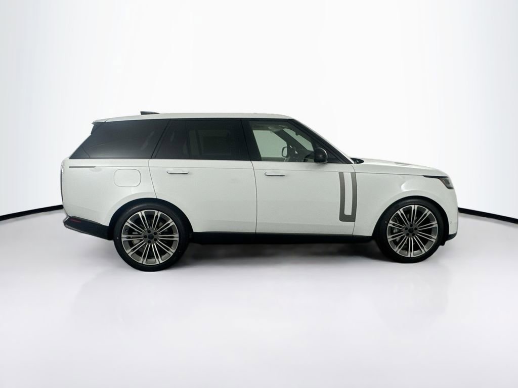 New 2026 Land Rover Range Rover SE image 4