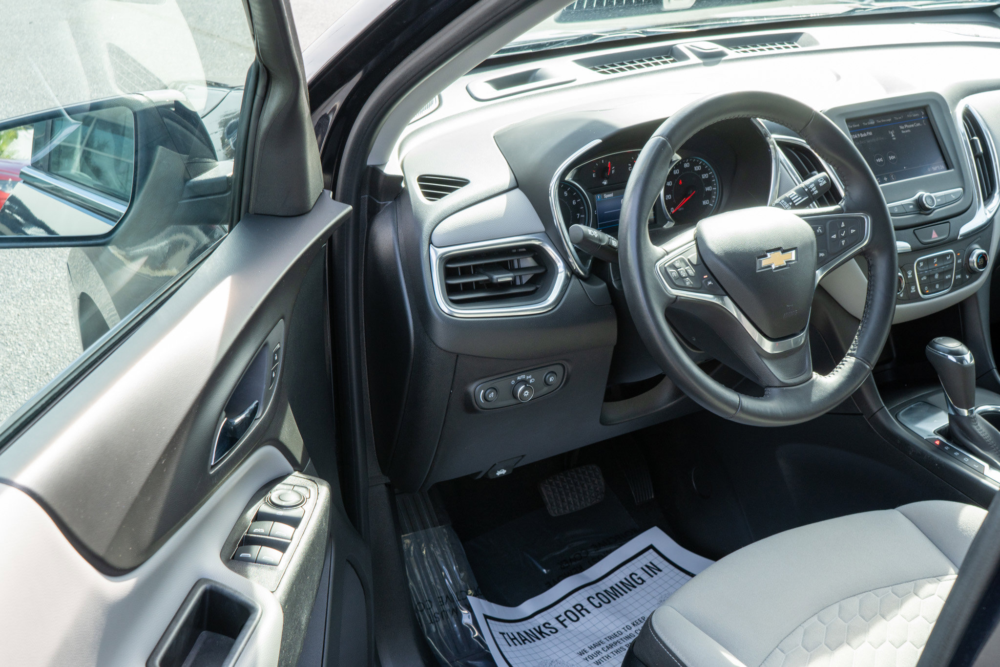 Used 2020 Chevrolet Equinox LT image 10