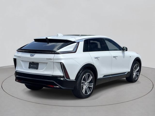 Certified 2024 Cadillac Lyriq Luxury w/ LPO, Floor Liner Package AWD/4WD image 4