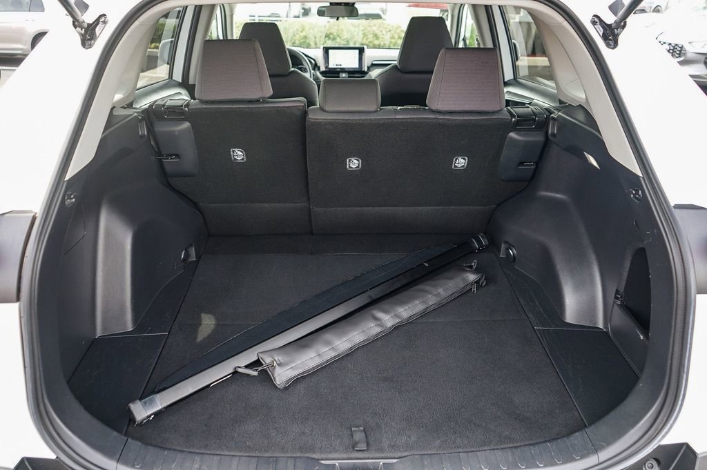 Used 2025 Toyota RAV4 XLE image 28
