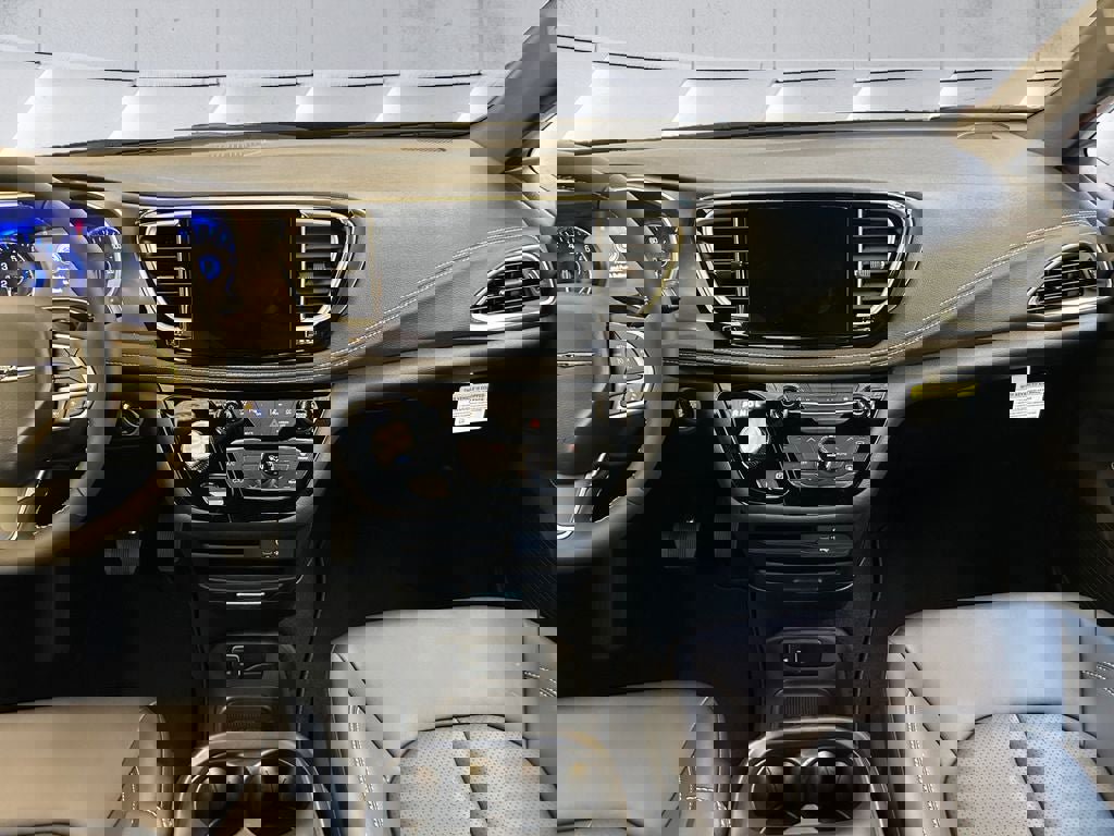 New 2026 Chrysler Pacifica Select image 12