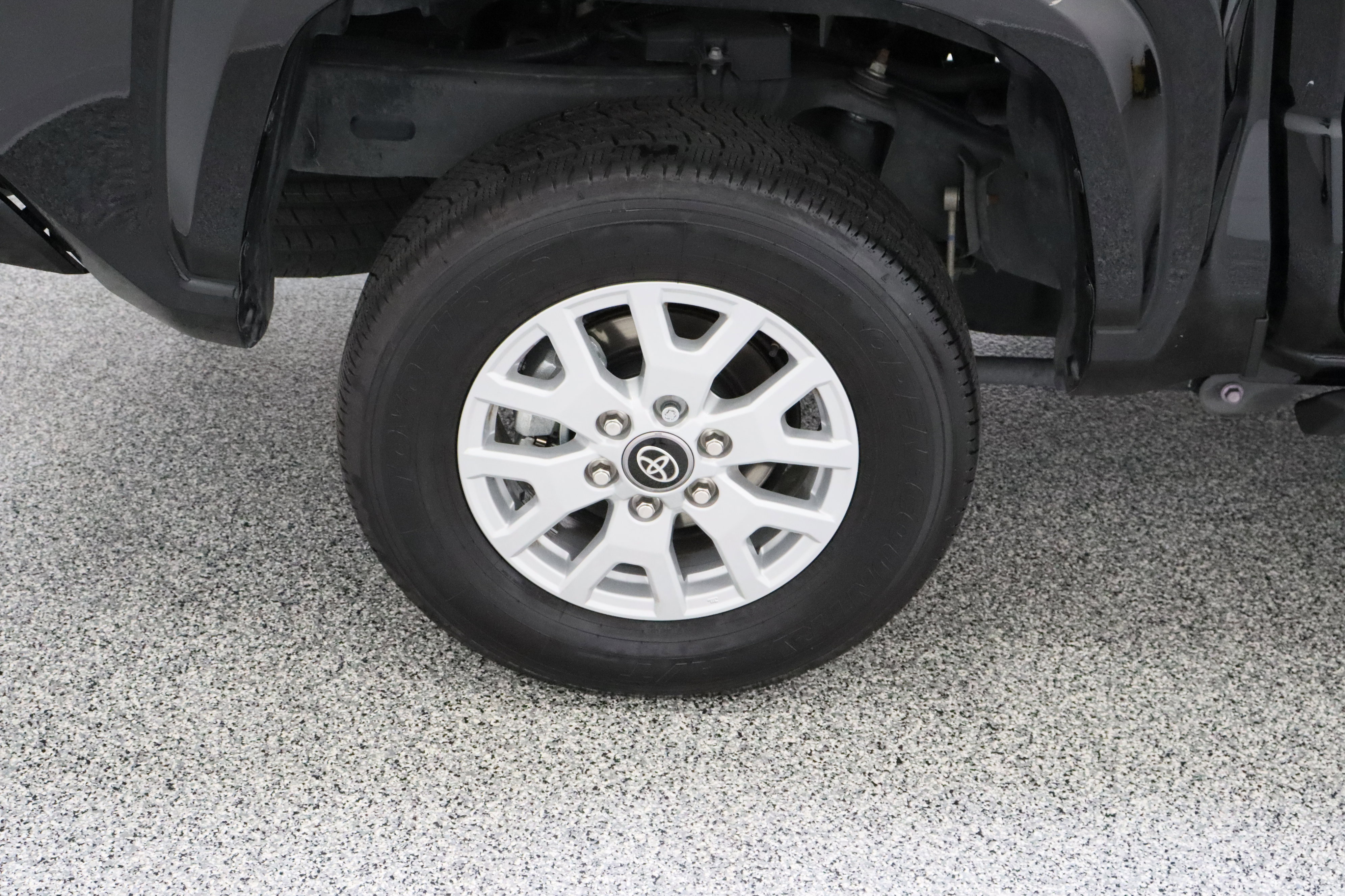 Used 2025 Toyota Tacoma SR5 AWD/4WD image 6