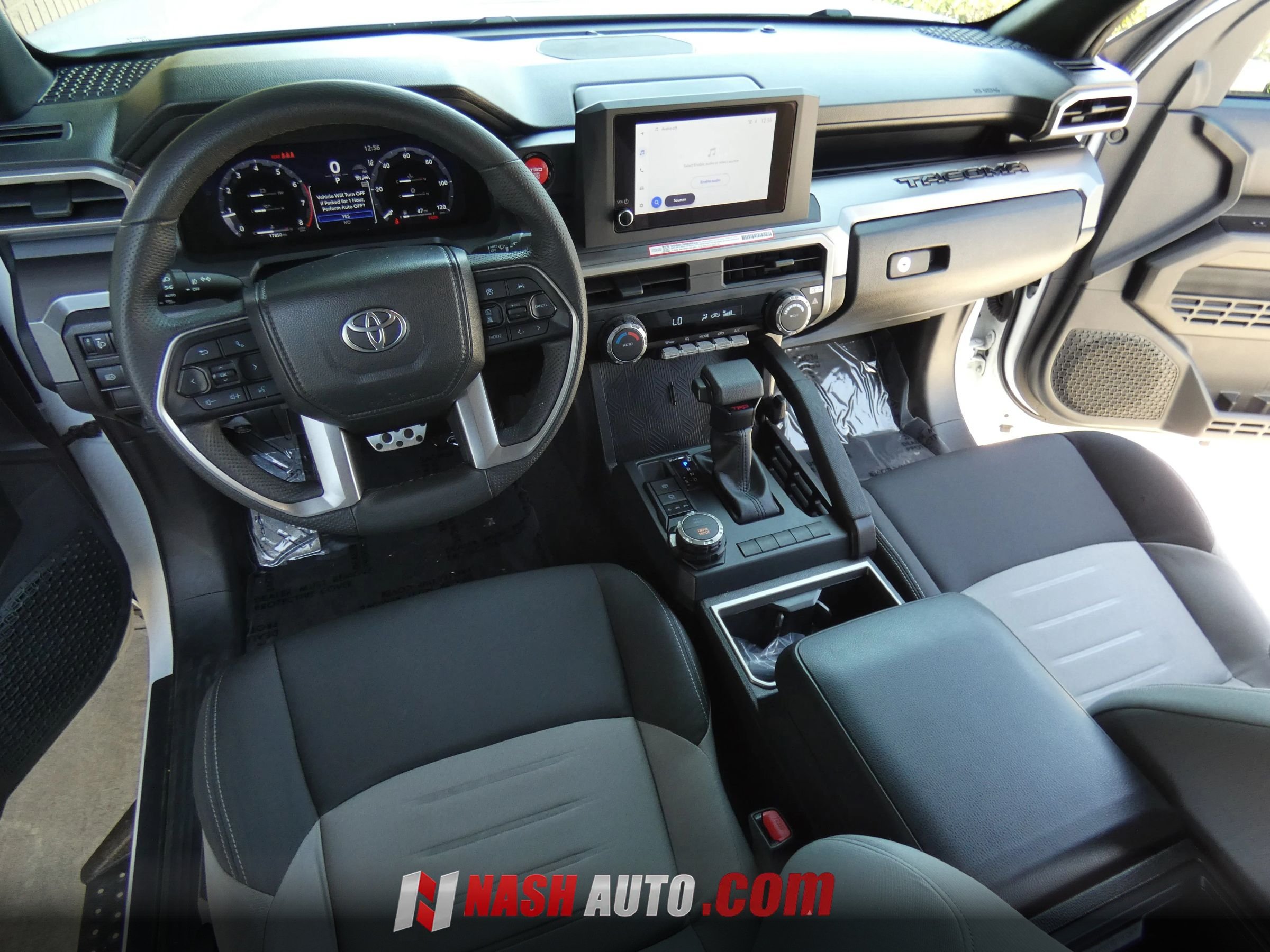 Used 2025 Toyota Tacoma TRD Sport AWD/4WD image 28