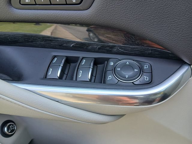 Used 2020 Cadillac XT4 Premium Luxury w/ Cold Weather Package FWD image 32