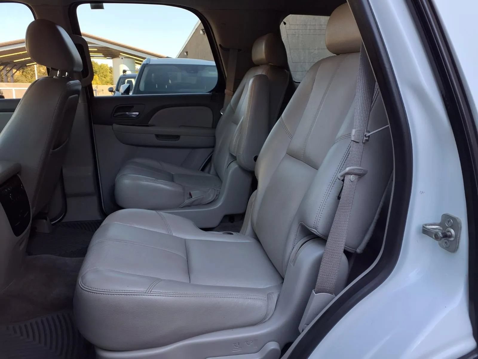 Used 2010 Chevrolet Tahoe LT w/ Regional Value Package RWD image 17
