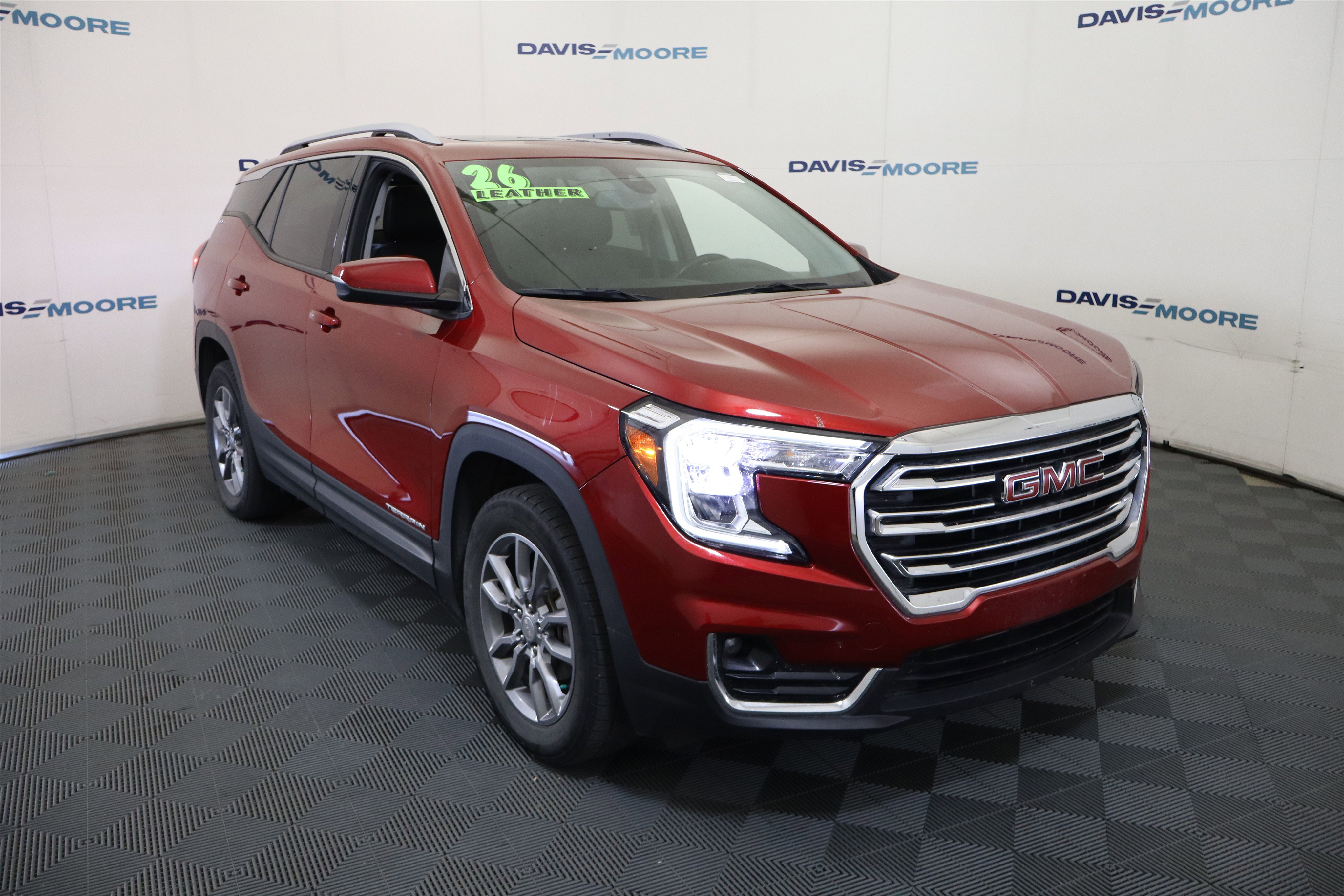 Used 2022 GMC Terrain SLT w/ LPO, Floor Liner Package AWD/4WD image 3