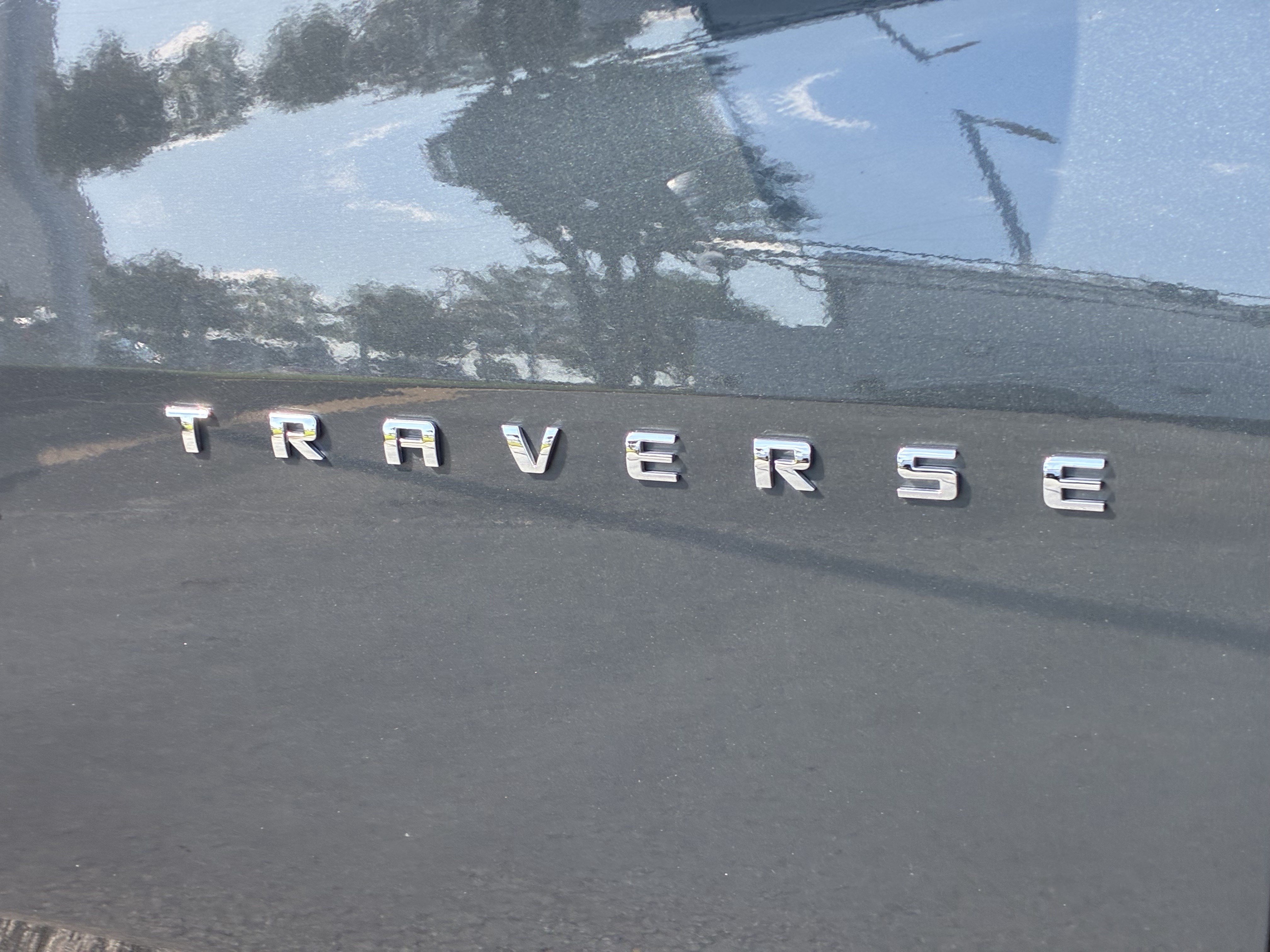 Used 2019 Chevrolet Traverse LT FWD image 7
